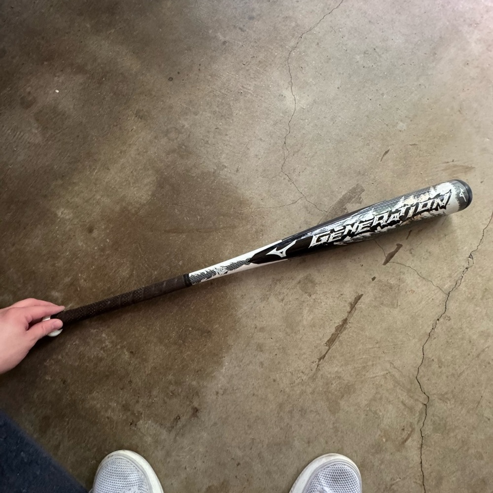 Mizuno Generation Bat in Black and Silver